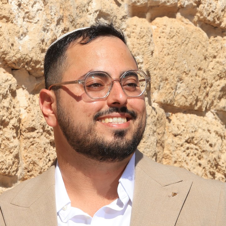 אור אליה יומטוביאן